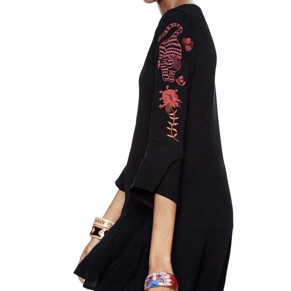 Desigual Women's Raimundo Shift Dress Size 42 Large‎ Black Tiger Embroidered